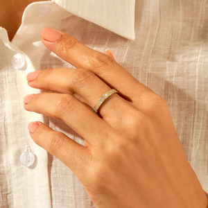 Anillo Solitario de Lujo en Oro Blanco de 14KT para Mujer, Corte Redondo, Diamante de Laboratorio, Banda Completa de Eternidad, Claridad VVS, Chapado en Oro Sólido - Product Image 5