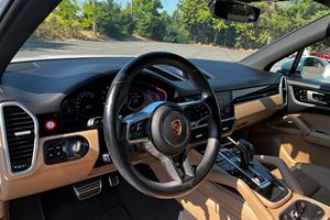 Meilleures Offres de Vente : <span class=keywords><strong>Porsche</strong></span> <span class=keywords><strong>Cayenne</strong></span> S 2021 d'Occasion en Excellent État, Prête <span class=keywords><strong>à</strong></span> être Expédiée dans le Monde Entier - Product Image 3