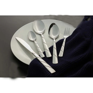 Ensemble de couverts en acier inoxydable de style vintage avec finition dorée, parfait pour la maison et les hôtels, accessoire de table en provenance d'Inde - Product Image 6