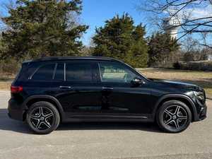 GLB 250 FWD 2024 Negro Usado, Asientos de Cuero, Volante a la Izquierda, Bluetooth, Navegación, Techo Solar, Tercera Fila de Asientos - Product Image 2