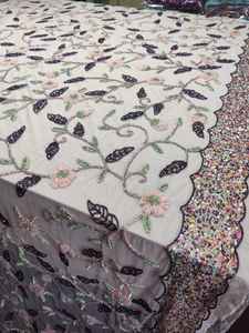 Tissu africain en dentelle brodée noire avec des paillettes et des perles - Product Image 6