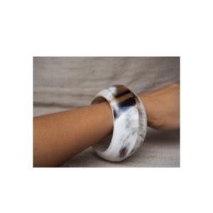 Bracelet en corne naturelle pour mariage et fête, bracelets en corne de haute qualité pour femmes, bracelets en corne personnalisés, design artisanal poli - Product Image 1