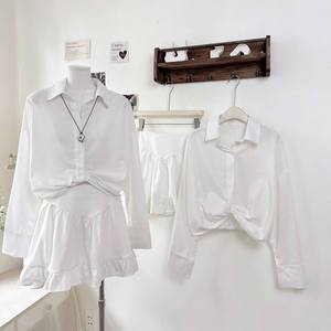 Conjunto de Dos Piezas OEM para Mujer, Blusa Blanca de Manga Larga con Cuello Cruzado y Falda con Volantes - Product Image 3