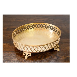 Bandeja DE SERVICIO DE METAL DE Navidad vintage hecha a mano con bandeja de velas de mayorista de decoración oriental con bandeja de espejo de borde metálico - Product Image 1