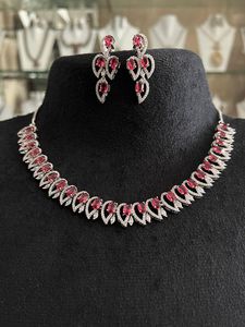 Collier de créateur avec diamants en zircon serti de boucles d'oreilles et collier à finition argentée pour mariage CZ Zircon Diamond Wedding pour femmes - Product Image 3