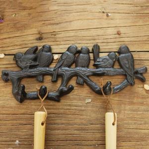 Elegante gancho de hierro para llaves con detalles intrincados, funcional y versátil para llaves y artículos pequeños, material metálico - Product Image 4