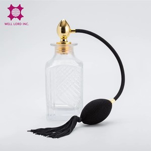 Flacon de parfum carré en verre de style vintage avec pulvérisateur à pompe, sérigraphie pour usage décoratif et diffusion de parfum - Product Image 1