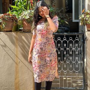 Ensemble Chanderi en coton à imprimé floral audacieux Tenue élégante et confortable pour diverses occasions avec tenue de fête rouge vif - Product Image 6