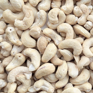 Cheap Bulk Ready To Ship Raw Cashew <b>Nuts</b> Santigo Vietnam w180 W320 <b>Kernels</b> LOW MOQ - Product Image 1