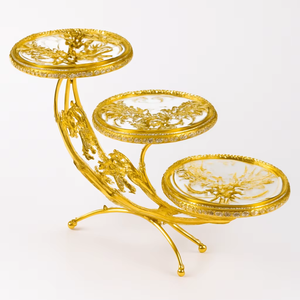 Support à gâteau doré à trois niveaux avec support de branche d'arbre artistique idéal pour la présentation de desserts lors d'occasions spéciales Décoration de fête de luxe - Product Image 1