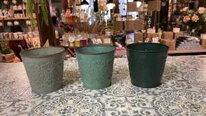 Wholesale Modern Metal Antique Green Galvanized Glam <b>Planter</b> Good Quality <b>Flower</b> <b>Pots</b> <b>Planters</b> for Home Garden Decor Made India - Product Image 5