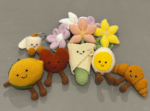 Kit de crochet pour porte-clés, crochet fait main pour débutants, kit amigurumi, tutoriels vidéo, bricolage, crochet d'animaux, artisanat de tricot - Product Image 2