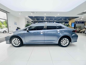 Prêt à être expédié - Corolla hybride 2024 à double moteur >8L E-CVT, édition haut de gamme, voiture d'occasion, sièges en cuir, Euro VI, modèles classiques - Product Image 1