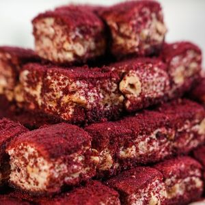 Délice turc enrobé de chocolat de qualité supérieure avec des noisettes veloutées, Lokum de la meilleure qualité en emballage boîte, fabriqué en Turquie - Product Image 2