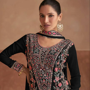 Conjunto de traje de fiesta de seda Chinon listo para usar con bordado de hilo y Dupatta - Product Image 1