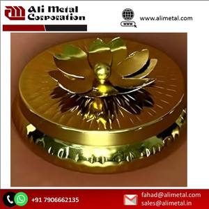 Contenedores para velas Redondo personalizado con diseño de flores Tarro de vela de metal único disponible con tapa para vela y totalmente personalizado. - Product Image 5