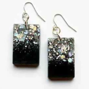 Boucles d'oreilles en résine brodée, bijoux de mode en acier inoxydable faits à la main pour femmes et filles, look classique de mariage, haute qualité - Product Image 1