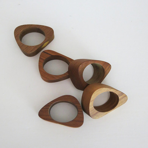 Lot de 6 ronds de serviette en bois pour votre table, ensemble de ronds de serviette en bois artisanal avec 6 restaurants de mariage décoratifs - Product Image 2