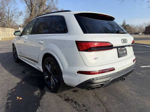 สภาพดีเยี่ยม รถมือสอง ปี 2025 Audi Q7 - Product Image 2