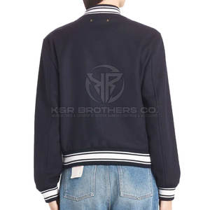 Veste universitaire pour femmes Vêtements d'extérieur confortables de style Letterman pour les vêtements d'équipe universitaires et les vêtements quotidiens décontractés - Product Image 2