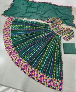 Robe de mariée indienne collective avec robe longue Flair Prix le plus bas marché Surat Gujarat vêtement ethnique Alphanumero - Product Image 4