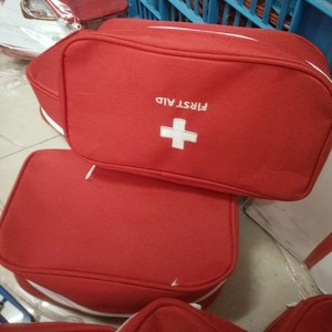 Forniture di emergenza per la sopravvivenza medica rossa da viaggio all'aperto borsa Kit di pronto soccorso per traumatologia per <span class=keywords><strong>borse</strong></span> per cura della salute in casa auto - Product Image 4