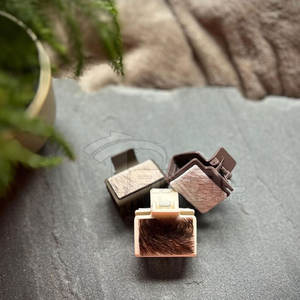 Clips en cuir de vachette de dernière conception fabriqués par des professionnels Clips en cuir de vachette légers - Product Image 3