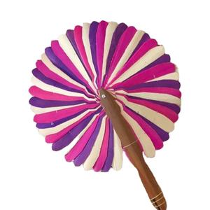 Éventails en raphia artisanaux de forme ronde, éventail en tissu de bambou vietnamien avec logo personnalisé pour vrac. - Product Image 4