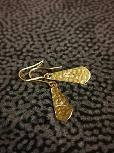 Boucles d'oreilles pendantes en laiton au design martelé élégant |   Boucles d'oreilles légères faites à la main pour femmes, bijoux de mode - Product Image 4