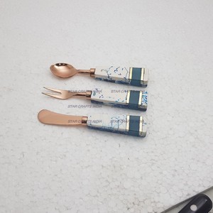 Comprar logotipo personalizado hoja de acero inoxidable y mango de resina 3 piezas Juego de cubiertos de acero inoxidable de alta calidad cubiertos - Product Image 2