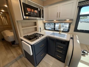 NUEVO Autocaravana T-H-O-R RV QUANTUM KW29 2026 DISPONIBLE PARA LA VENTA - Product Image 2