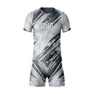 Ensemble de maillot et short de football pour équipe de club personnalisé, 100% polyester, écologique, antibactérien, séchage rapide, col rond, manches courtes - Product Image 4