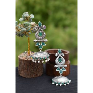 Grandes boucles d'oreilles jhumka en forme de pierre en laiton imitation argent, artisanales, traditionnelles, pour filles et femmes - Product Image 3