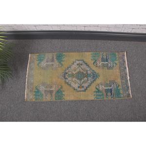 Alfombra Vintage Pequeña de 1.4x2.9 pies, Alfombra Turca, Alfombra de Lana con Bordes Azules y Amarillos - Product Image 2
