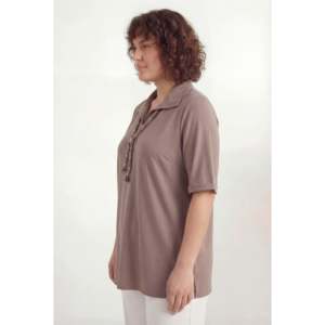 เสื้อเบลาส์โมดอลไซส์ใหญ่พร้อมเนคไทมิงค์ - Product Image 2