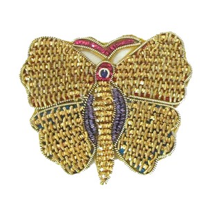 Broche en fil métallique brodée à la main Republique, badges aimantés pour vestes de mode - Personnalisable, toile de haute qualité - Product Image 2