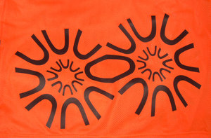 Serviette de plage respirante en maille orange, écologique, séchage rapide, anti-sable, imprimée, serviette de sport personnalisée pour adulte et enfant - Product Image 1