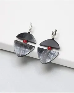 Conjunto de pendientes de cuerno de vaca Vintage hechos a mano para mujer, hecho a mano Natural cuerno de búfalo, artesanías de animales náuticos blancos pulidos - Product Image 2