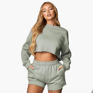 Ensemble de shorts pour femmes Slim-fit Casual nouveau design Ensembles pour femmes Sweat-shirt à col rond et ensemble de shorts - Product Image 3