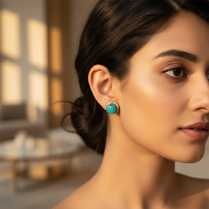 Boucles d'oreilles clous turquoise en argent sterling plaqué or, style classique religieux tendance pour les fêtes, avec perles et diamants - Product Image 1