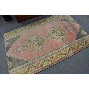 Tapis de 3,9 x 5,9 pieds, tapis turc vintage, tapis oriental rouge et gris - Product Image 2