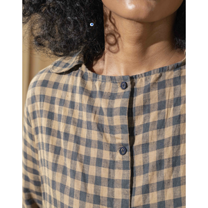 Vestido de Algodón JAYA Corte A con Cuadros Beige/Indigo y Cintura Natural - Product Image 6