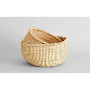 Vente en gros de pantoufles et sandales marocaines en raphia faites à la main, chaussures tissées écologiques pour femmes et hommes, fournisseur direct de commandes en gros - Product Image 1