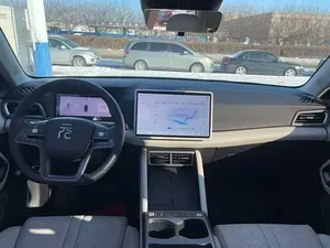 2025 B-Y-D YU-AN UP 45,12 kWh Faible Kilométrage Automatique Toit Panoramique Feux LED Feux Diurnes LED 6 Places Prêt à l'Expédition - Product Image 2
