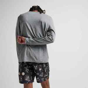 ชุดเสื้อยืดแขนยาวและกางเกงขายาวผ้าฝ้ายลำลองสำหรับผู้ชาย OEM สวมใส่สบายในชีวิตประจำวัน ผ้าเนื้อหนัก 220 กรัม - Product Image 2