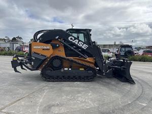 Chargeuse compacte CASE Minotaur DL550 - Machine 2-en-1 à moteur diesel avec moteur FPT et pompe hydraulique haute efficacité - Product Image 3