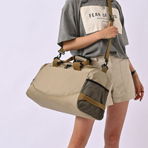 Bolsa impermeable de viaje para gimnasio y deportes para hombre y mujer, bolsa deportiva personalizada para gimnasio con logotipo personalizado en varios colores - Product Image 3