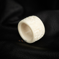 Meistverkaufter Trendiger Ellipsenförmiger Perlen-Modeschmuck mit Graviertem Muster Handgefertigter Dicker Weißer Unisex-Ring