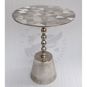 Ensemble de tables basses en métal plaqué blanc moderne et contemporain fait à la main avec revêtement en poudre élégant et luxueux pour le salon - Product Image 6