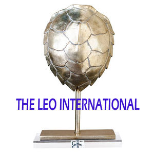 Escultura Redonda Geométrica de Alta Calidad Personalizada, Chapada en Oro, para Interiores y Exteriores, Material de Aluminio y Mármol - Product Image 3